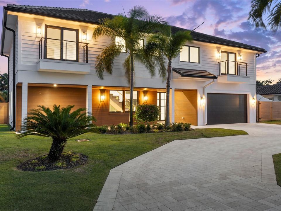 For Sale: $4,999,000 (5 beds, 6 baths, 3854 Square Feet)