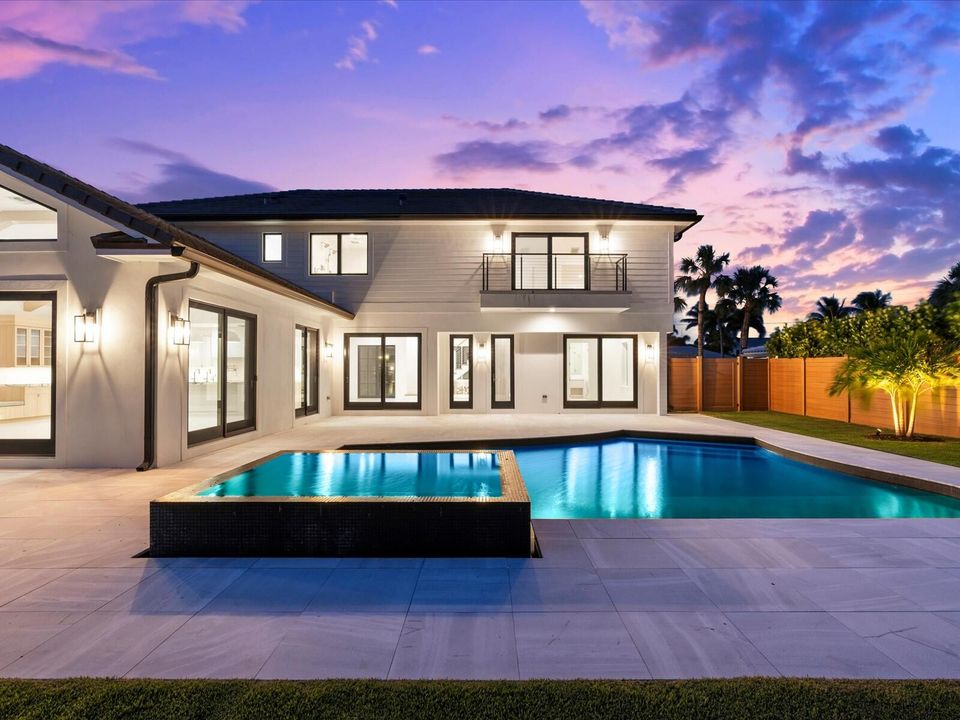 For Sale: $4,999,000 (5 beds, 6 baths, 3854 Square Feet)