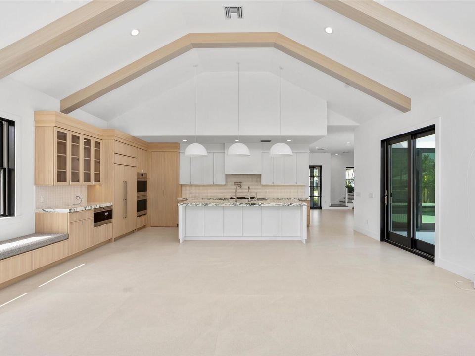 For Sale: $4,999,000 (5 beds, 6 baths, 3854 Square Feet)