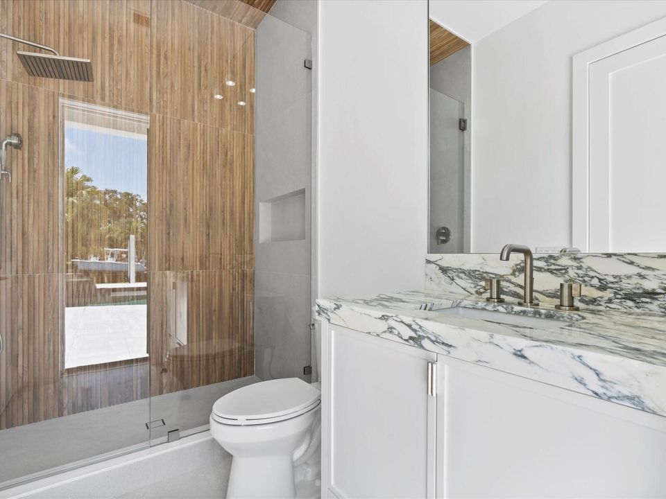 For Sale: $4,999,000 (5 beds, 6 baths, 3854 Square Feet)