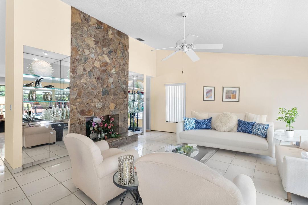 Activo con contrato: $1,150,000 (4 camas, 3 baños, 2854 Pies cuadrados)