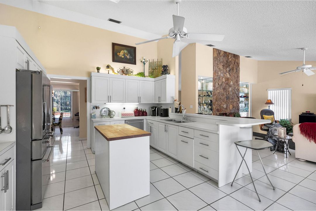 Activo con contrato: $1,150,000 (4 camas, 3 baños, 2854 Pies cuadrados)