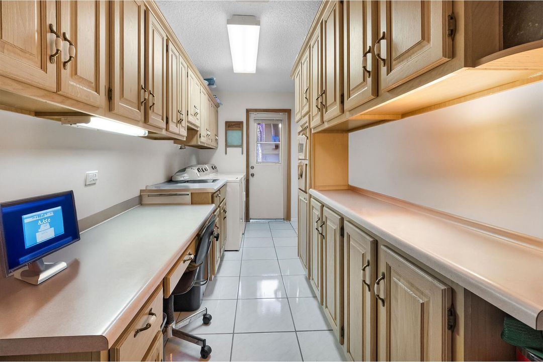 Activo con contrato: $1,150,000 (4 camas, 3 baños, 2854 Pies cuadrados)