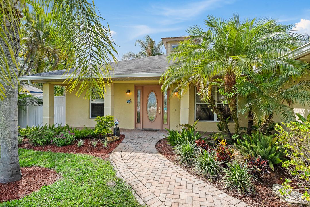 Active With Contract: $649,000 (3 beds, 2 baths, 1558 Square Feet)