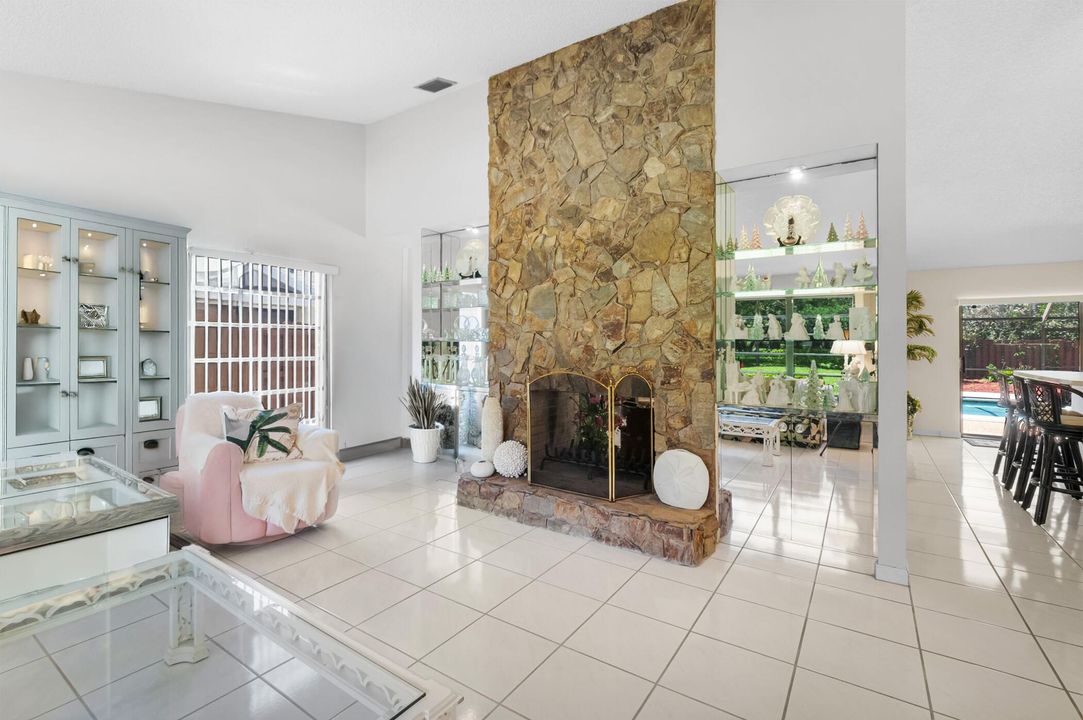 Activo con contrato: $1,150,000 (4 camas, 3 baños, 2854 Pies cuadrados)