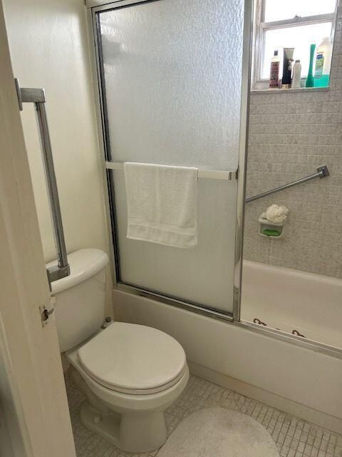 For Sale: $114,900 (1 beds, 1 baths, 894 Square Feet)