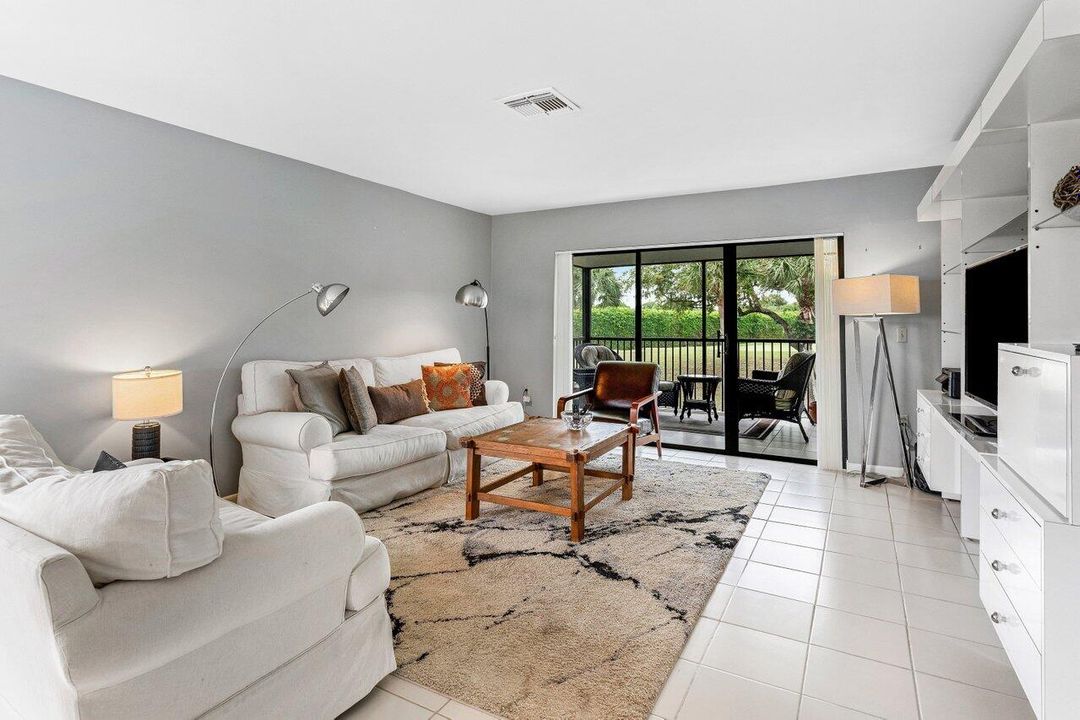 Activo con contrato: $6,000 (2 camas, 2 baños, 1429 Pies cuadrados)