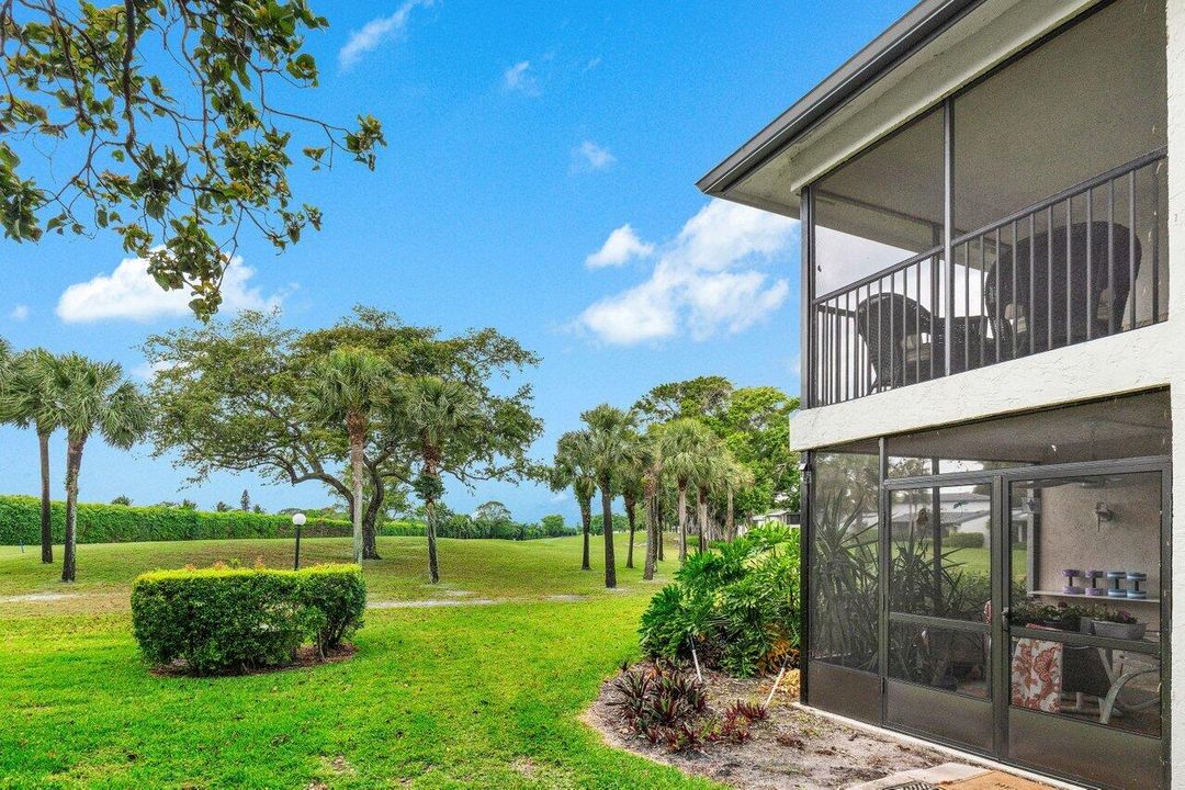 Activo con contrato: $6,000 (2 camas, 2 baños, 1429 Pies cuadrados)