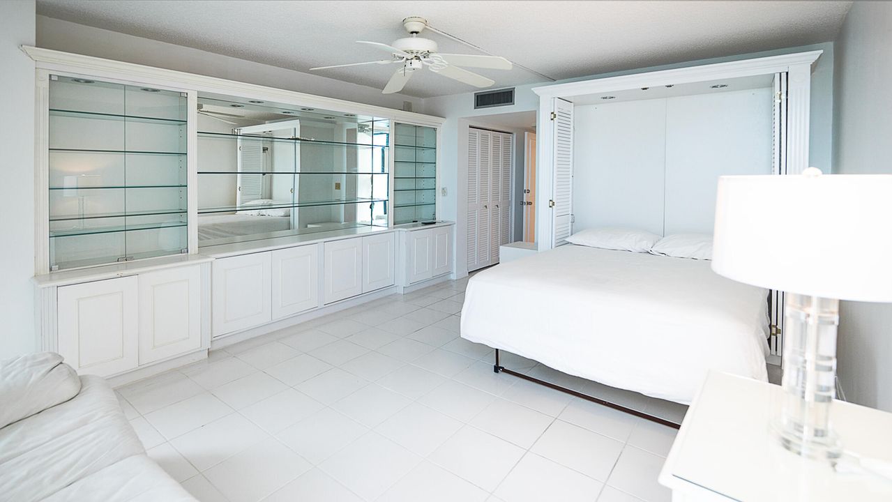 合同活跃: $7,500 (2 贝兹, 2 浴室, 1435 平方英尺)