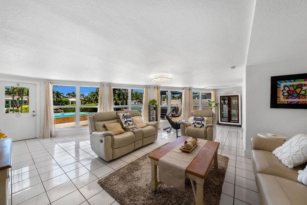 For Rent: $7,995 (2 beds, 2 baths, 1288 Square Feet)