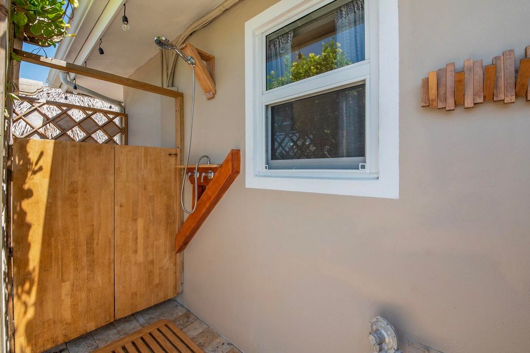 For Rent: $7,995 (2 beds, 2 baths, 1288 Square Feet)