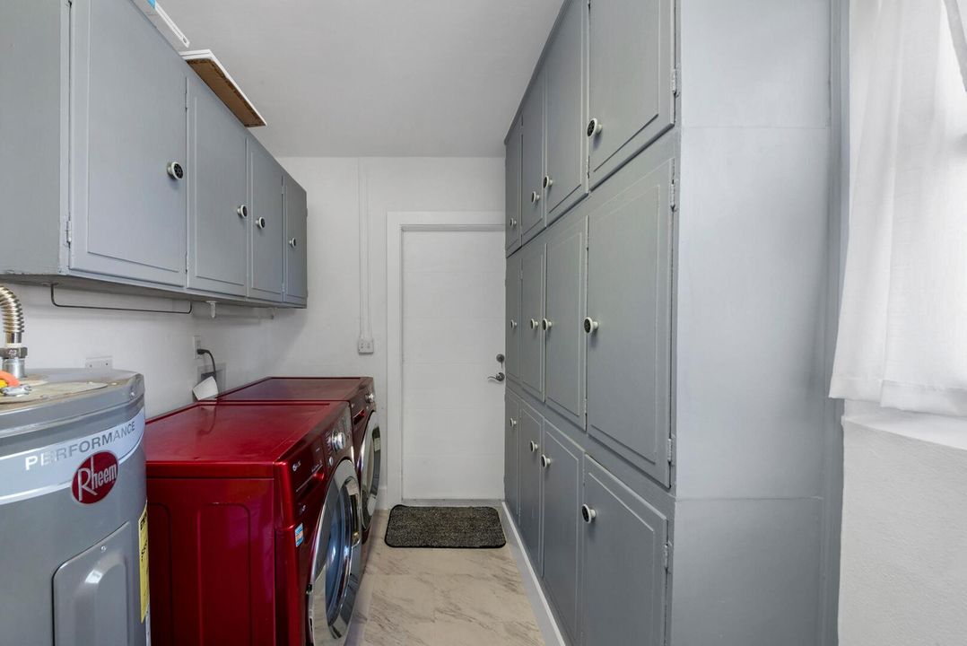 For Rent: $7,995 (2 beds, 2 baths, 1288 Square Feet)