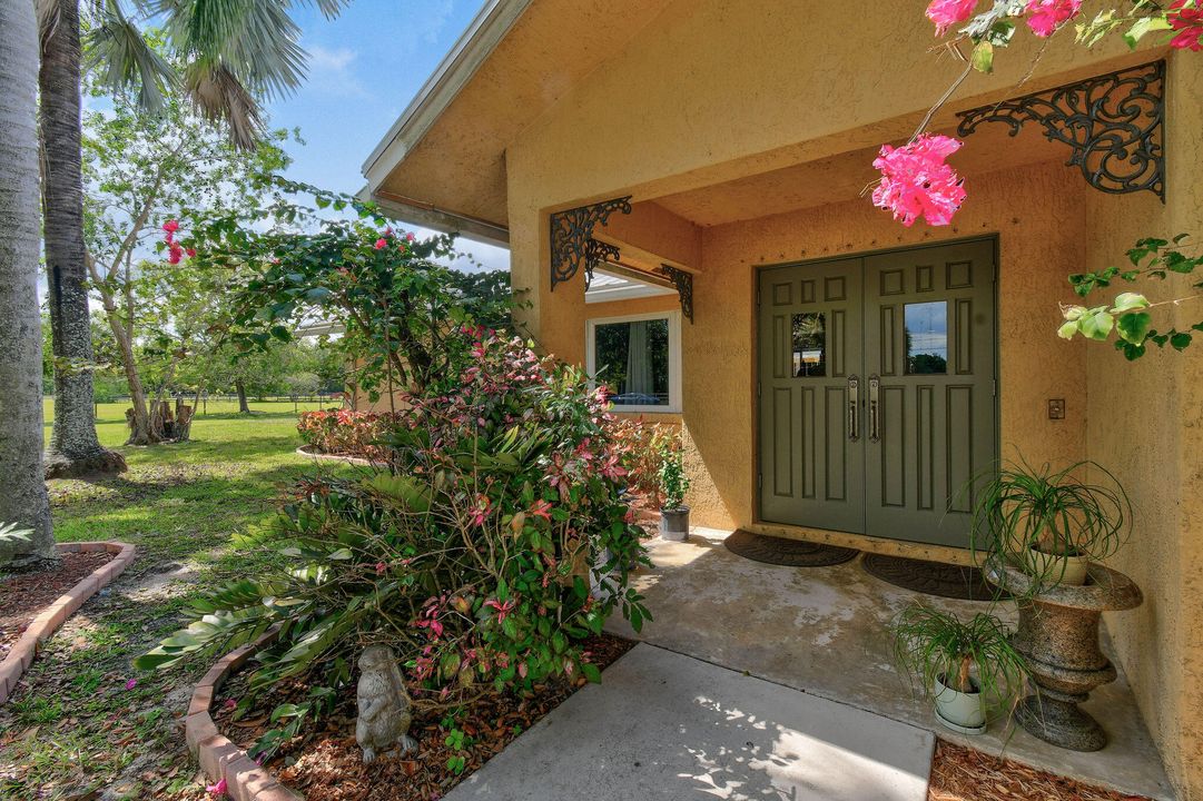 Под контрактом: $995,000 (5 спален, 3 ванн, 3978 Квадратных фут)