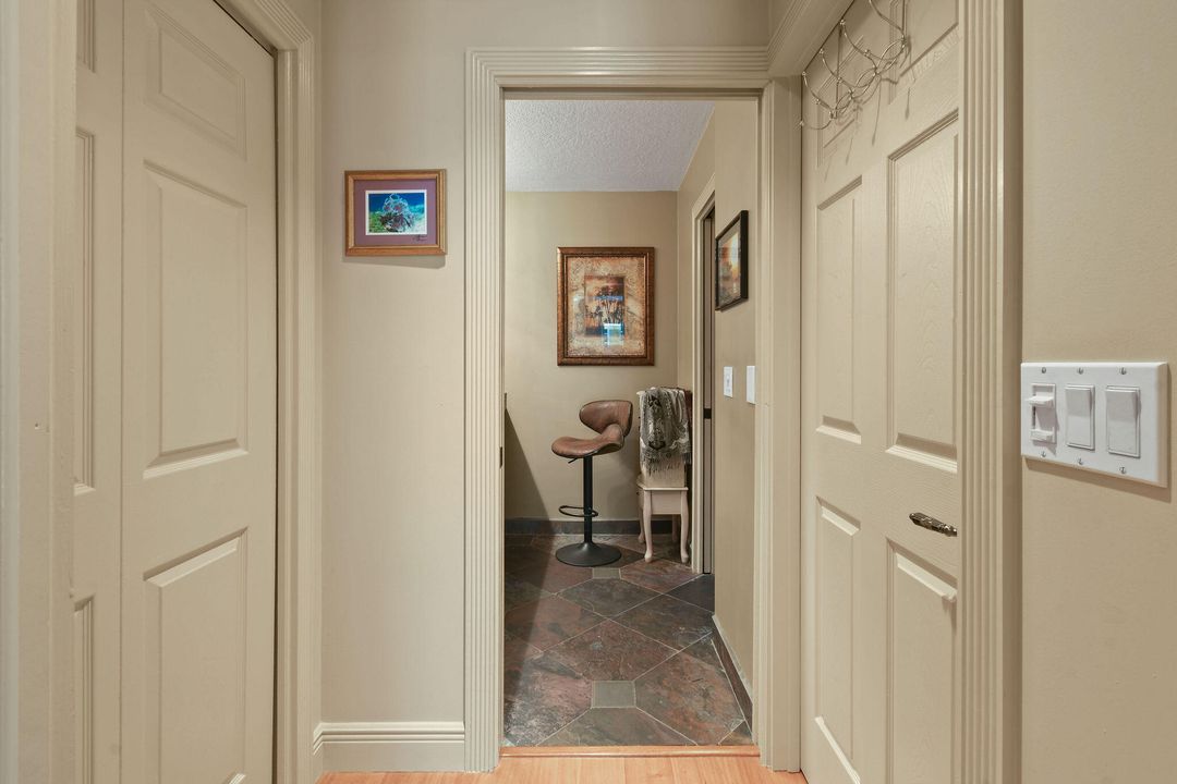 Под контрактом: $995,000 (5 спален, 3 ванн, 3978 Квадратных фут)