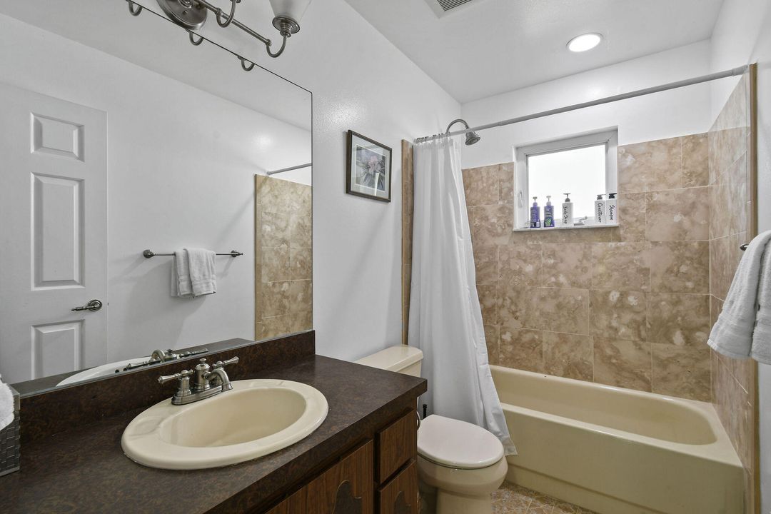 Под контрактом: $995,000 (5 спален, 3 ванн, 3978 Квадратных фут)