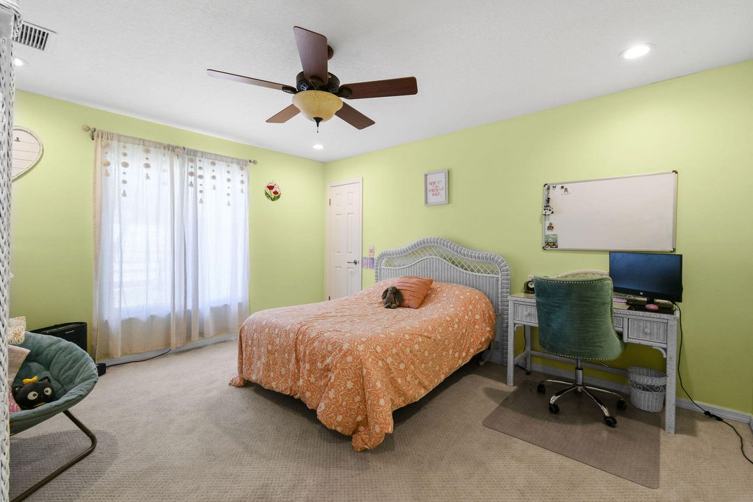 Под контрактом: $995,000 (5 спален, 3 ванн, 3978 Квадратных фут)