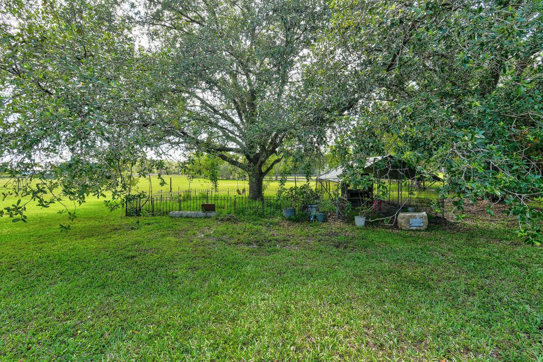 Под контрактом: $995,000 (5 спален, 3 ванн, 3978 Квадратных фут)