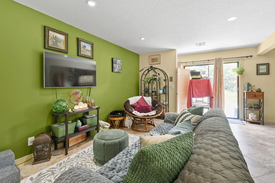 Под контрактом: $995,000 (5 спален, 3 ванн, 3978 Квадратных фут)