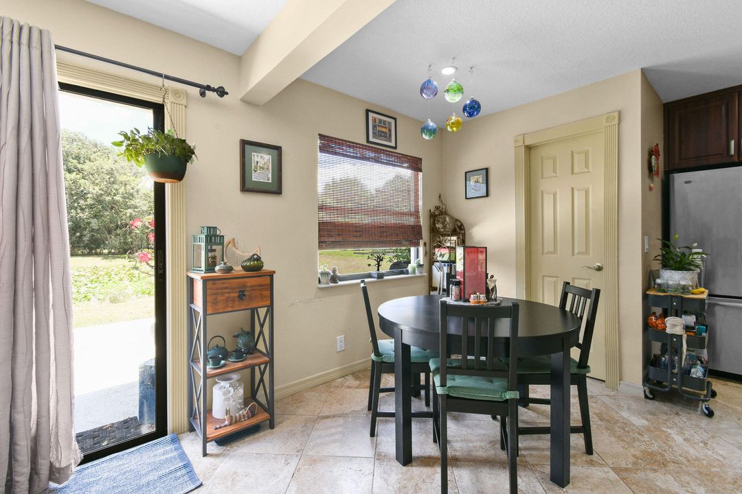 Под контрактом: $995,000 (5 спален, 3 ванн, 3978 Квадратных фут)