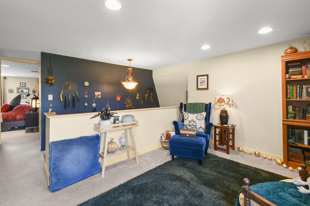 Под контрактом: $995,000 (5 спален, 3 ванн, 3978 Квадратных фут)