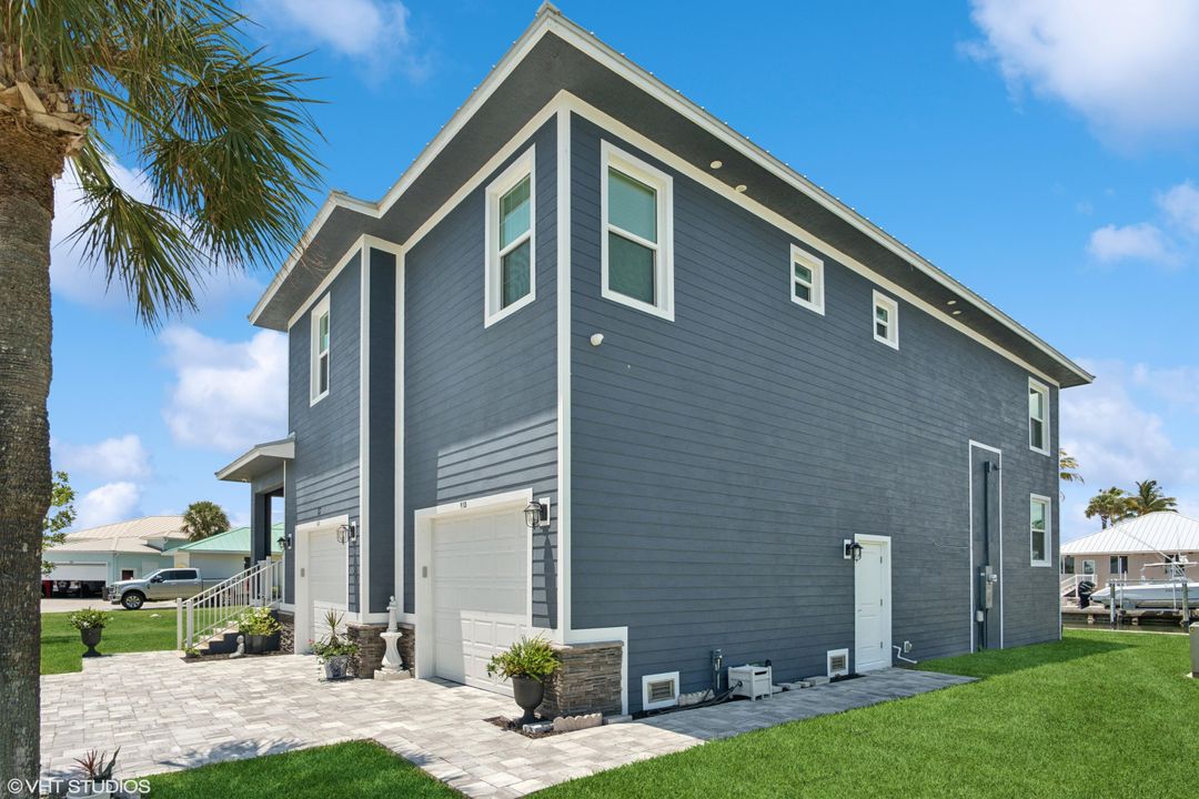 На продажу: $1,375,000 (4 спален, 2 ванн, 3353 Квадратных фут)