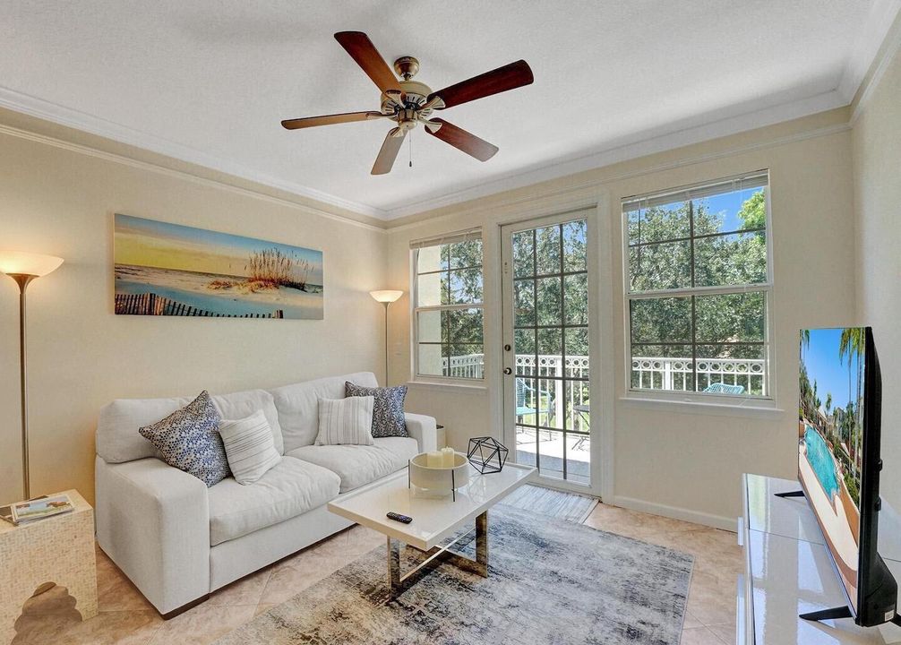 For Sale: $300,000 (3 beds, 2 baths, 1310 Square Feet)