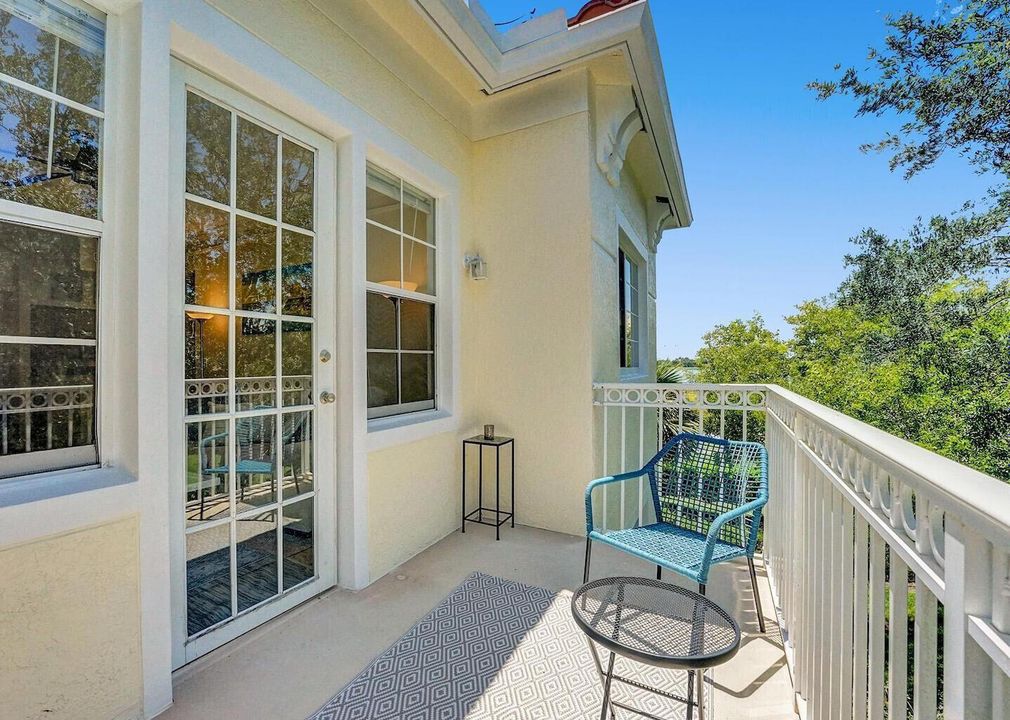 For Sale: $300,000 (3 beds, 2 baths, 1310 Square Feet)