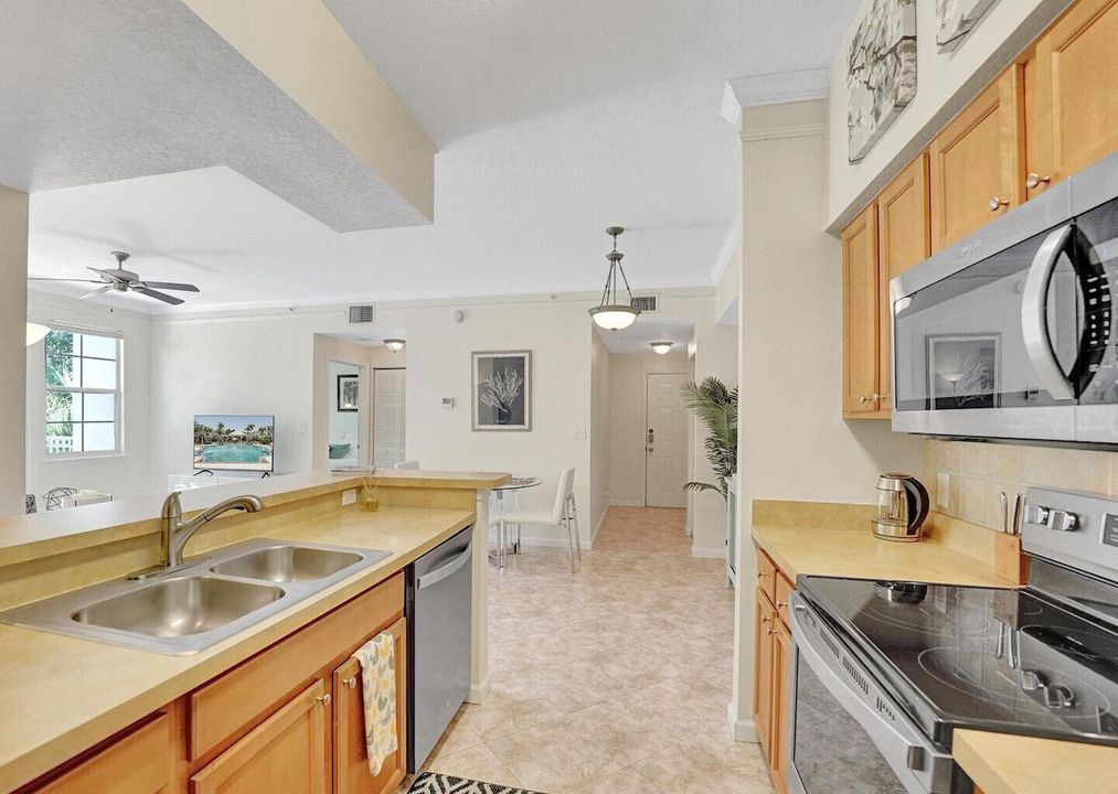 For Sale: $300,000 (3 beds, 2 baths, 1310 Square Feet)