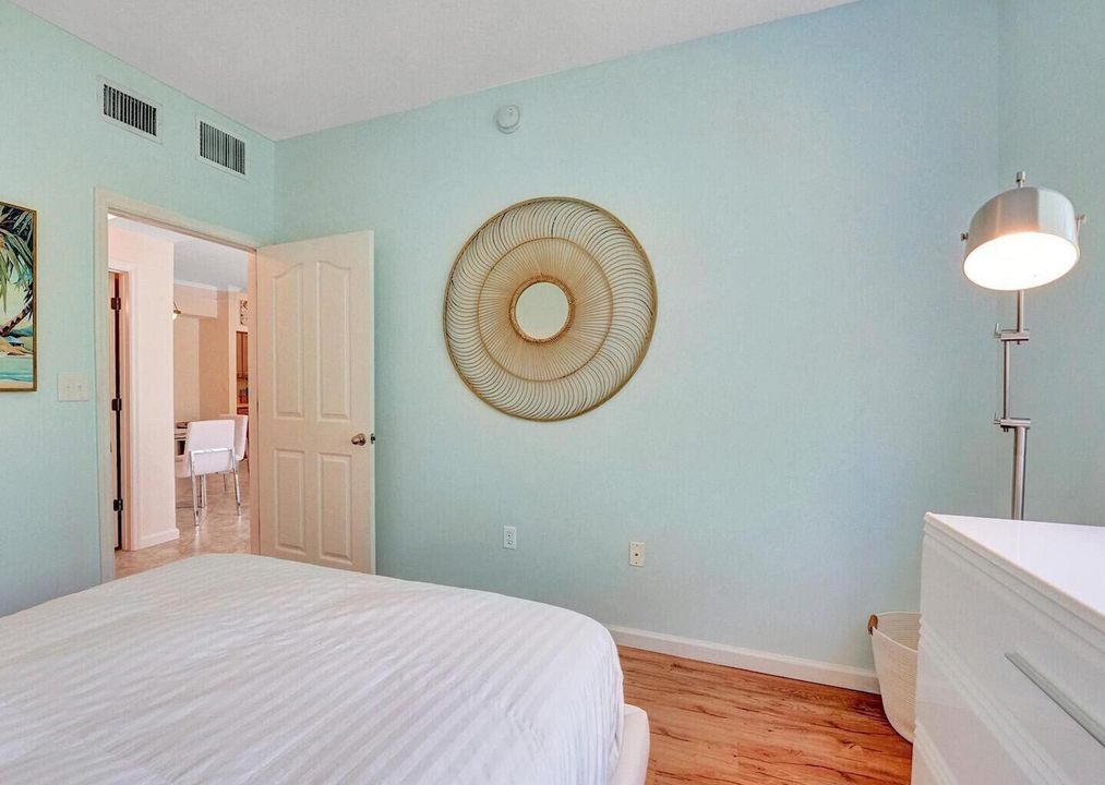 For Sale: $300,000 (3 beds, 2 baths, 1310 Square Feet)