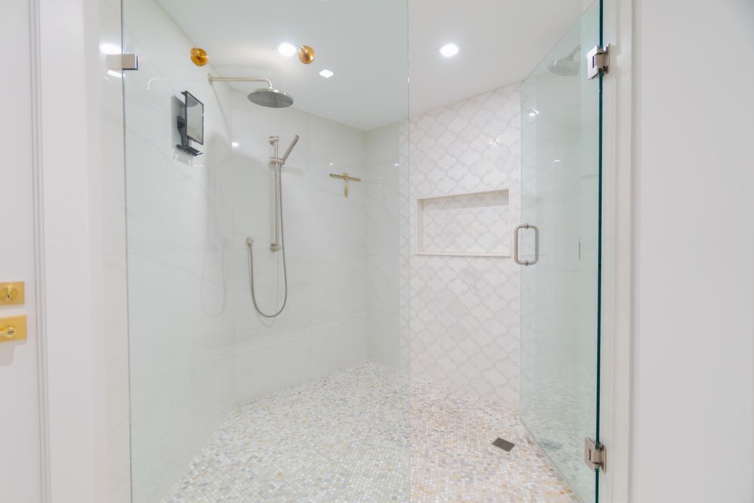 待售: $1,650,000 (2 贝兹, 2 浴室, 2448 平方英尺)