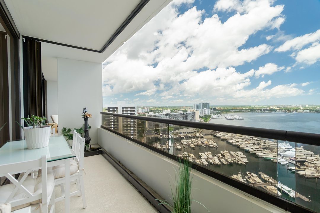 待售: $1,650,000 (2 贝兹, 2 浴室, 2448 平方英尺)