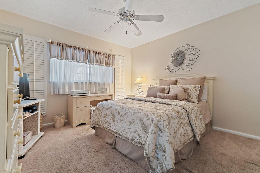 合同活跃: $209,000 (2 贝兹, 2 浴室, 1200 平方英尺)