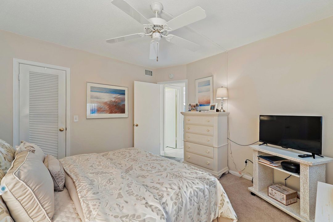 合同活跃: $209,000 (2 贝兹, 2 浴室, 1200 平方英尺)