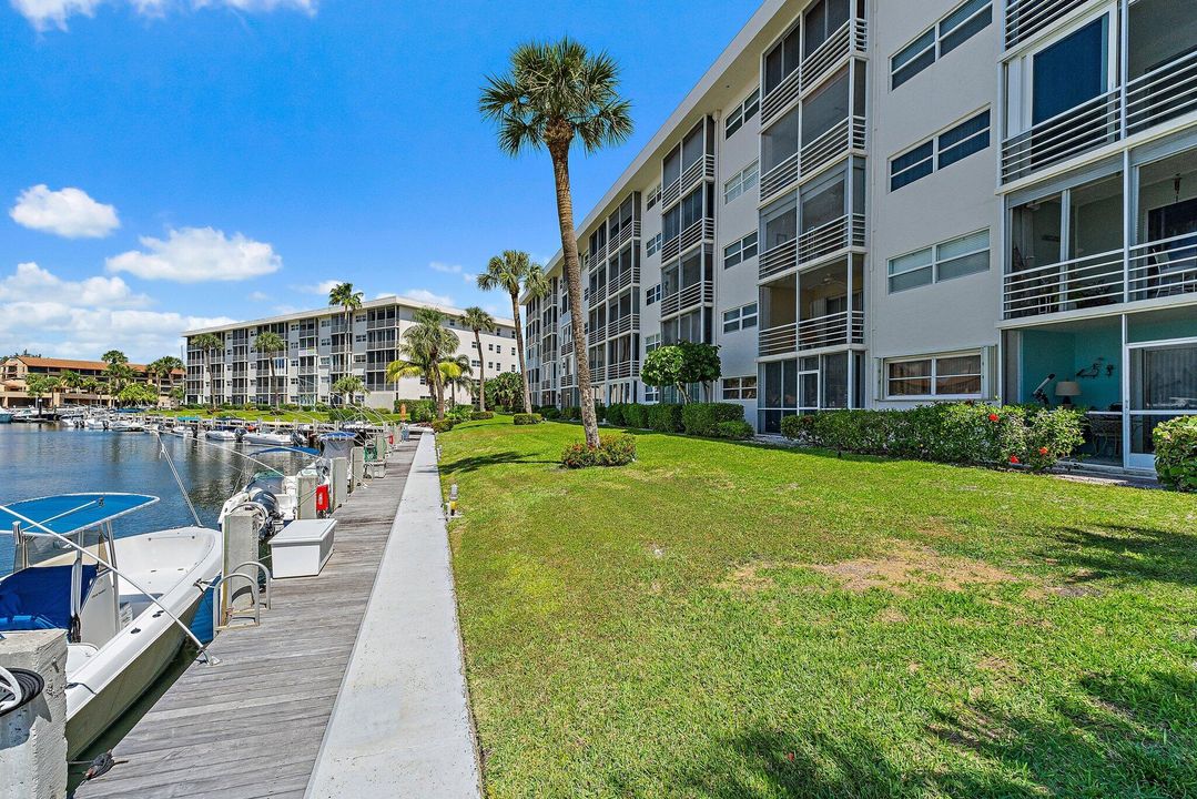 合同活跃: $209,000 (2 贝兹, 2 浴室, 1200 平方英尺)