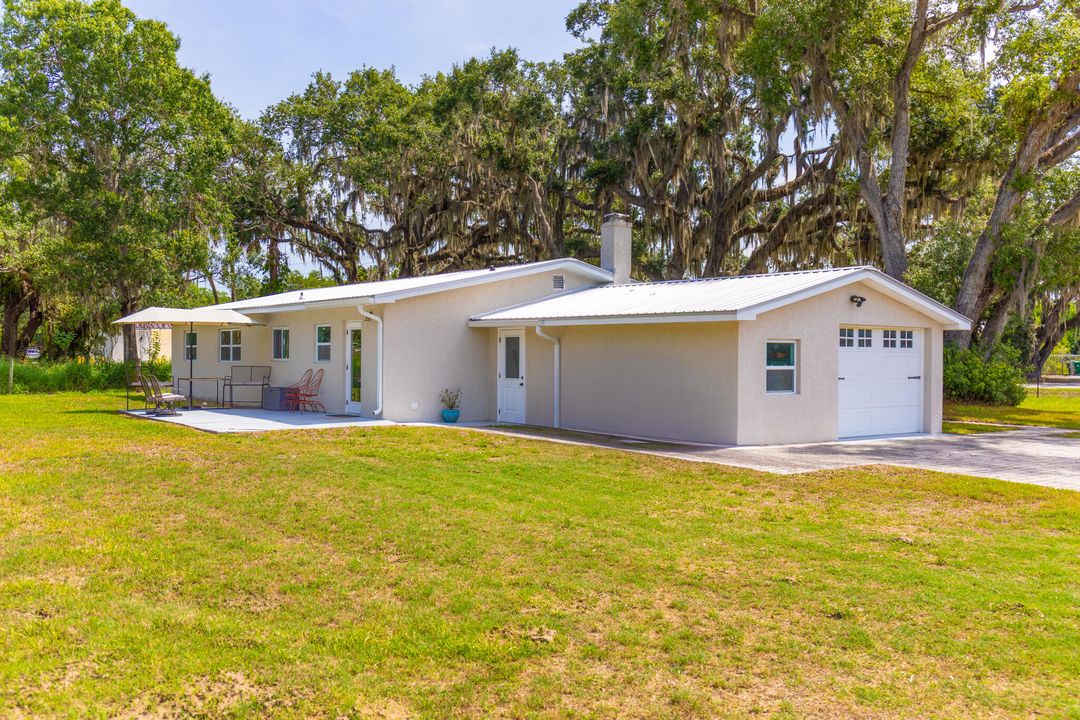 Active With Contract: $369,900 (3 beds, 2 baths, 1440 Square Feet)