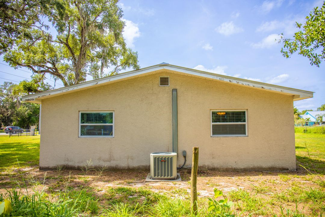 Active With Contract: $369,900 (3 beds, 2 baths, 1440 Square Feet)