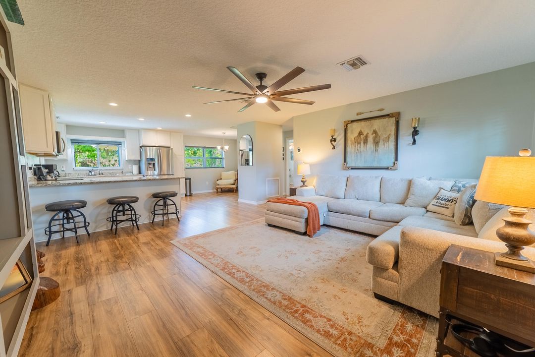 Active With Contract: $369,900 (3 beds, 2 baths, 1440 Square Feet)