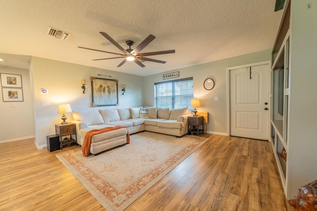 Active With Contract: $369,900 (3 beds, 2 baths, 1440 Square Feet)