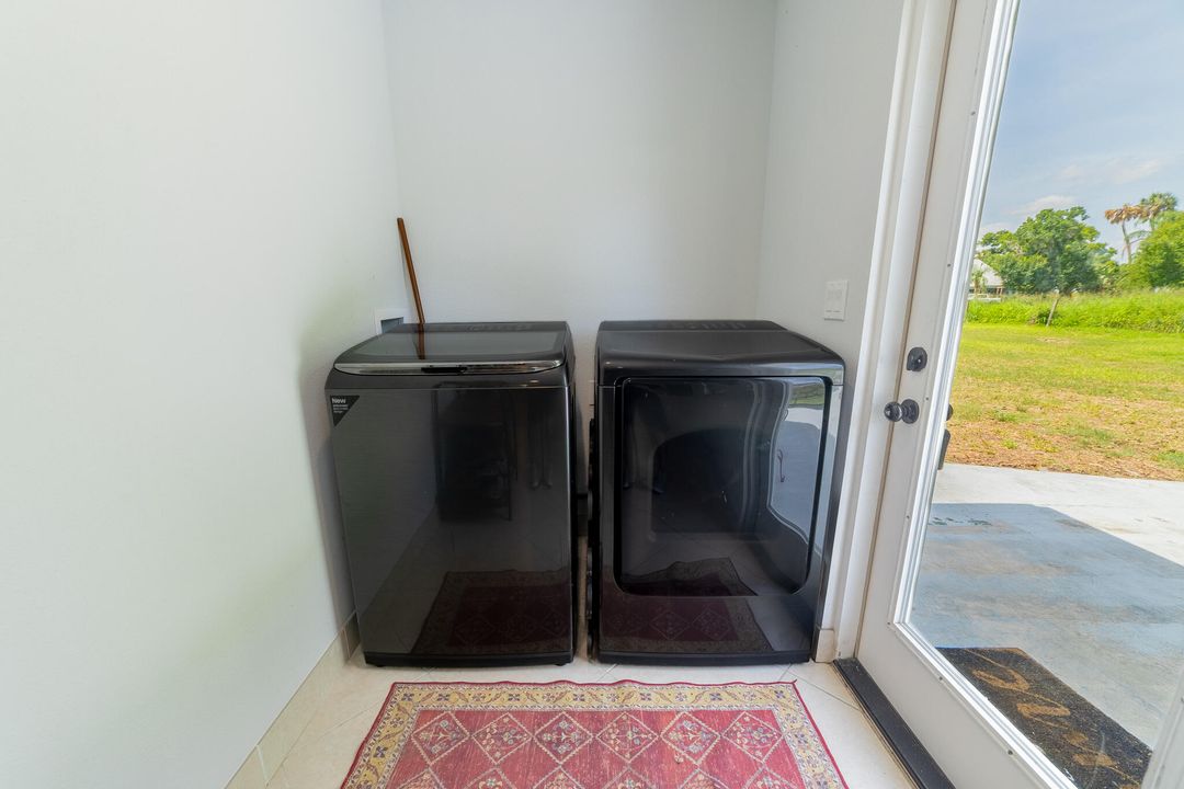 Active With Contract: $369,900 (3 beds, 2 baths, 1440 Square Feet)