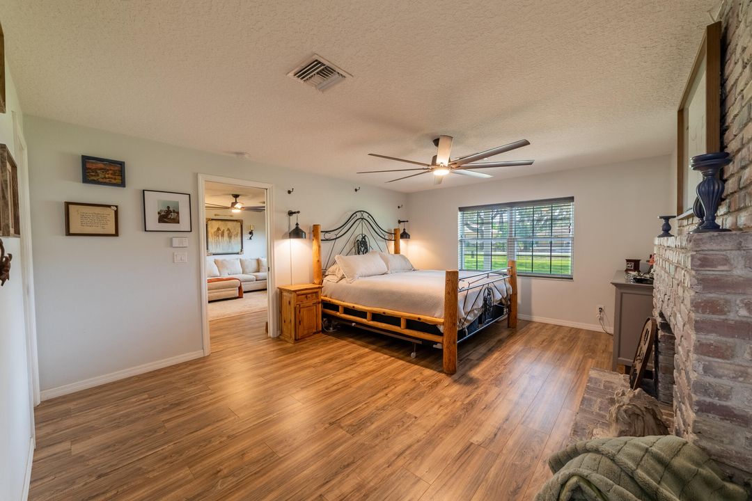 Active With Contract: $369,900 (3 beds, 2 baths, 1440 Square Feet)