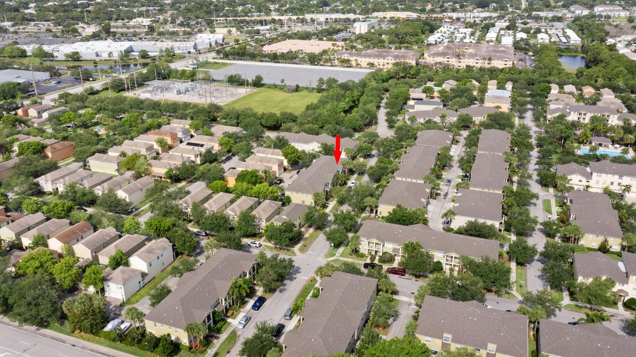 Active With Contract: $236,000 (2 beds, 2 baths, 1350 Square Feet)