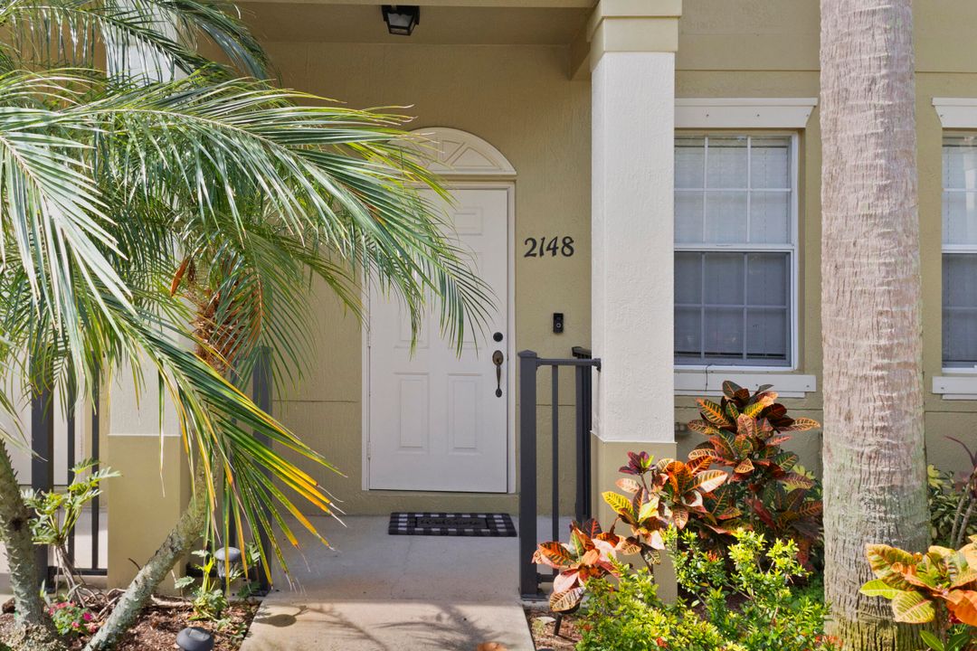 Active With Contract: $236,000 (2 beds, 2 baths, 1350 Square Feet)