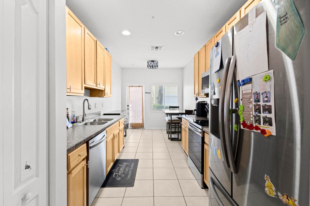 Active With Contract: $236,000 (2 beds, 2 baths, 1350 Square Feet)