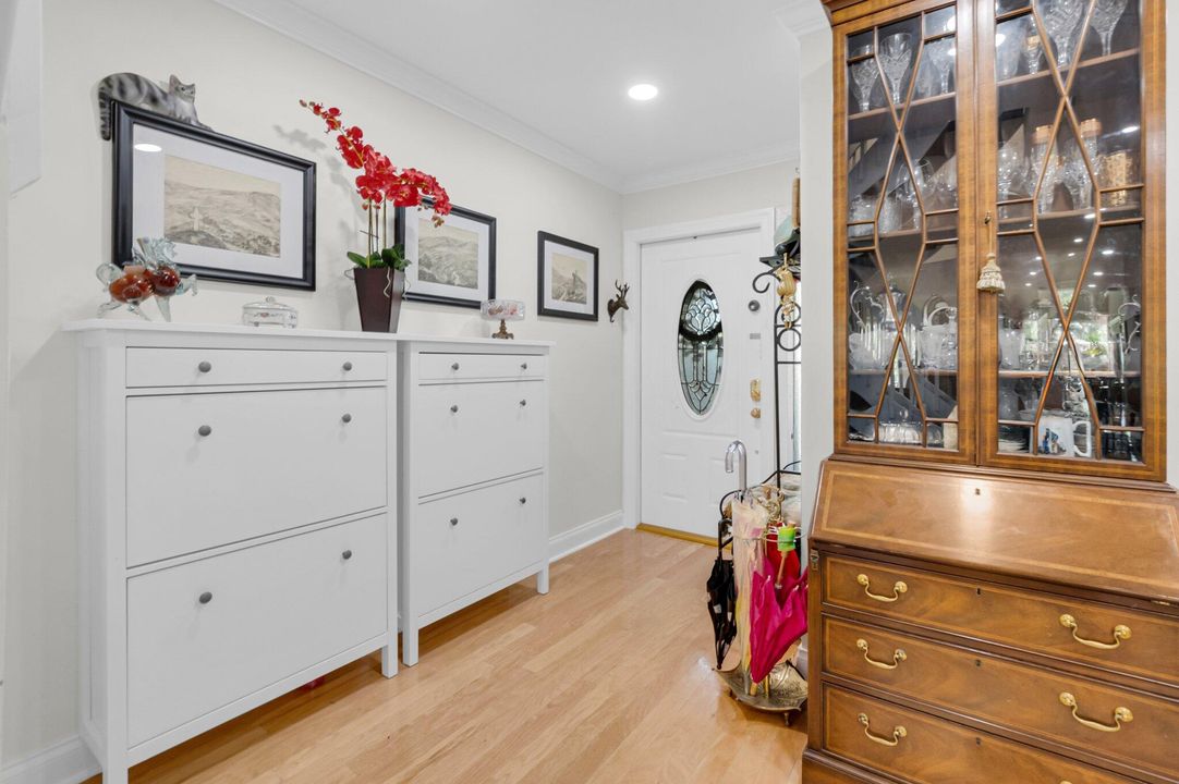 На продажу: $567,500 (3 спален, 3 ванн, 2105 Квадратных фут)