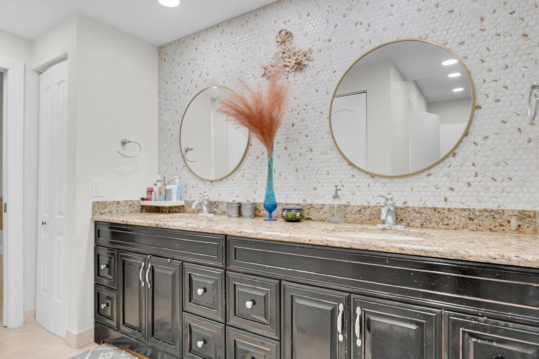 На продажу: $567,500 (3 спален, 3 ванн, 2105 Квадратных фут)