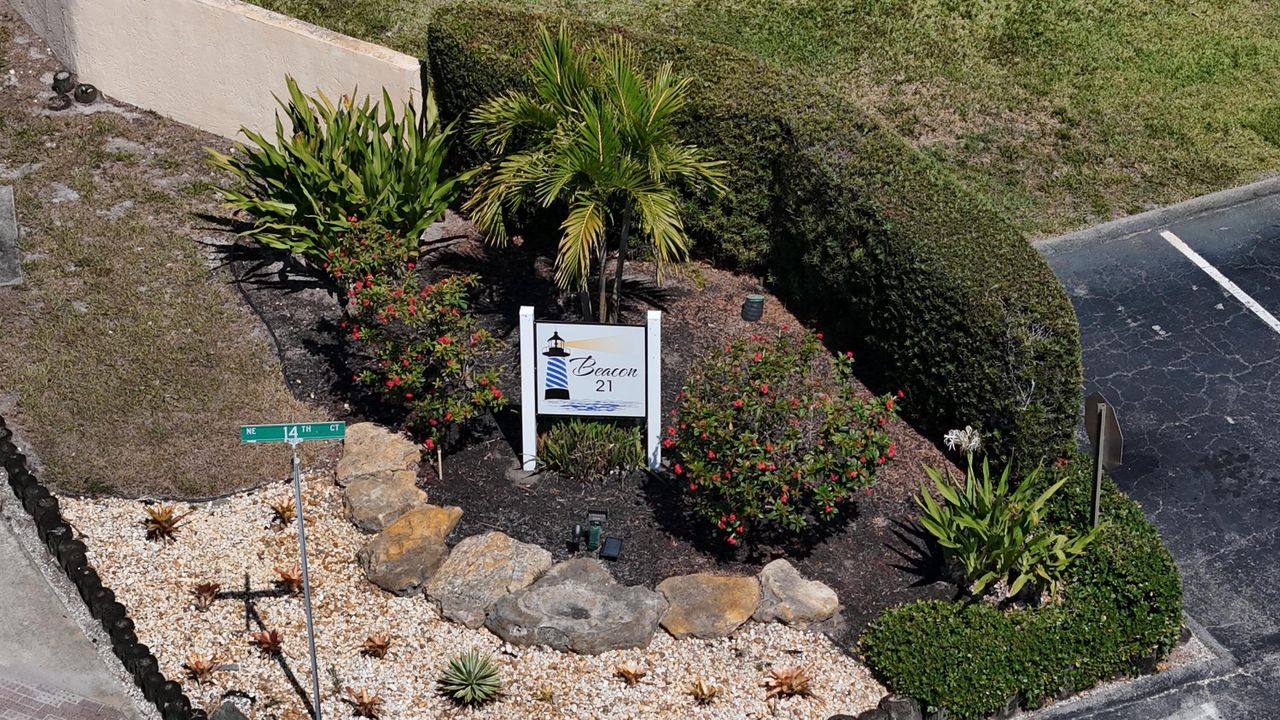 Recently Sold: $135,900 (2 beds, 2 baths, 1272 Square Feet)