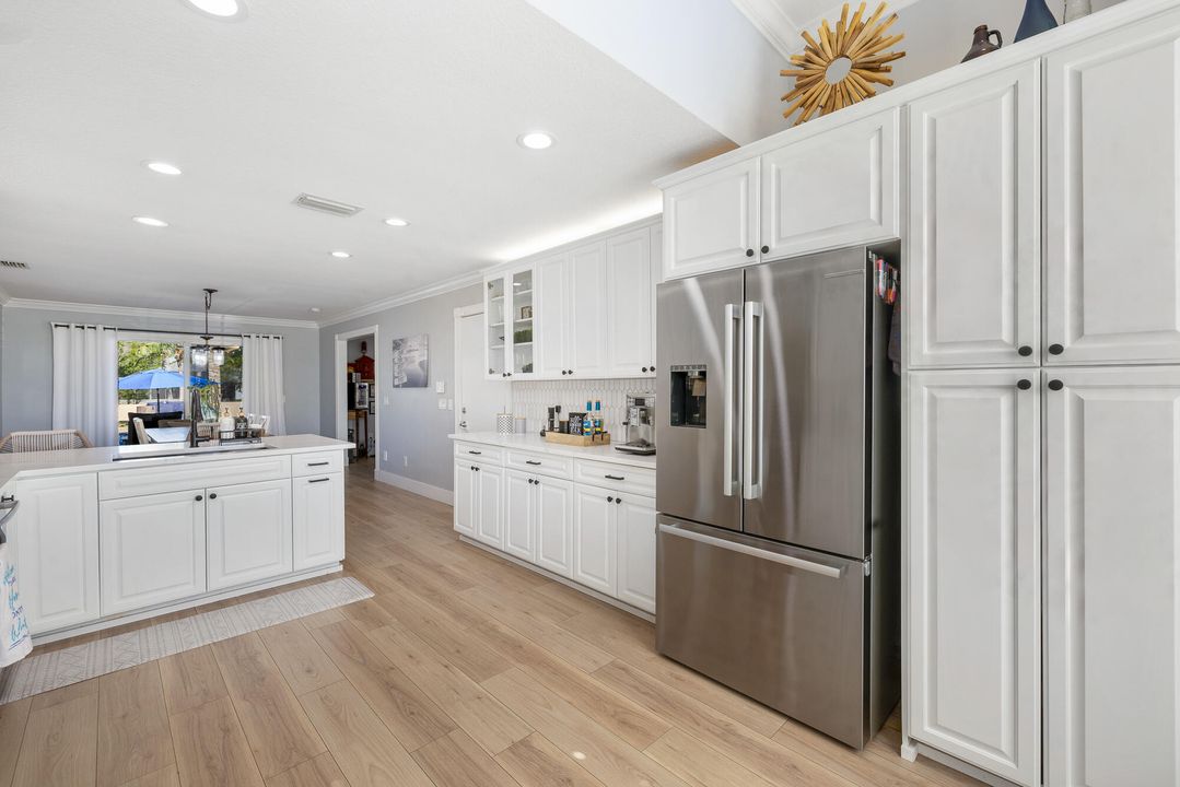 На продажу: $1,165,000 (4 спален, 3 ванн, 2542 Квадратных фут)