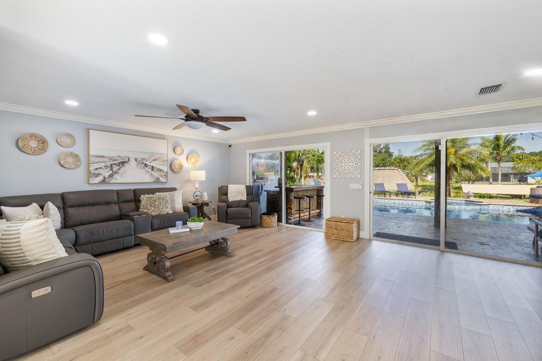 На продажу: $1,165,000 (4 спален, 3 ванн, 2542 Квадратных фут)