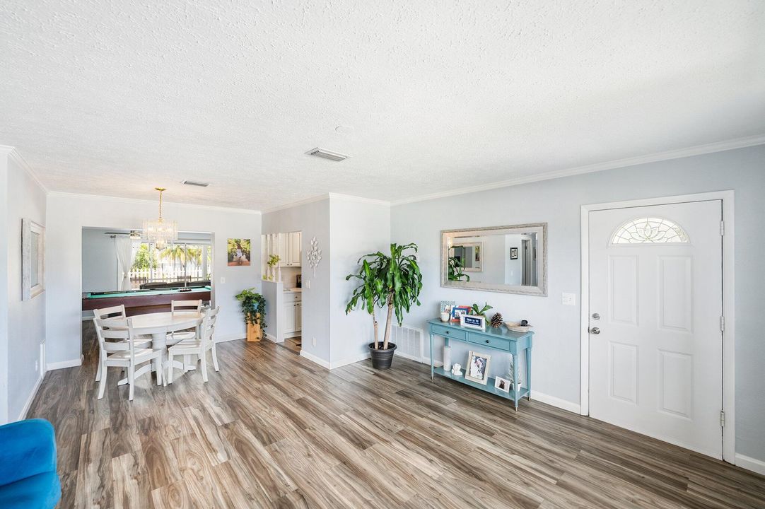 待售: $409,000 (3 贝兹, 2 浴室, 1642 平方英尺)