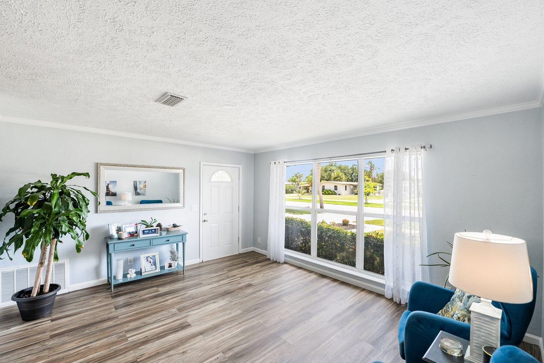 待售: $409,000 (3 贝兹, 2 浴室, 1642 平方英尺)